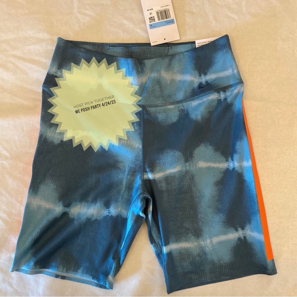 🏅HP🏅Nike One Luxe tight fit Mid Rise 7” Length Dri-Fit shorts